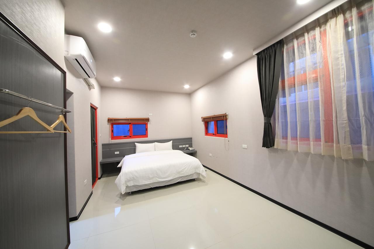 花蓮亮君經典民宿1館加2館民宿-東大門夜市-電梯包棟bright King Homestay Hualien City Exterior foto