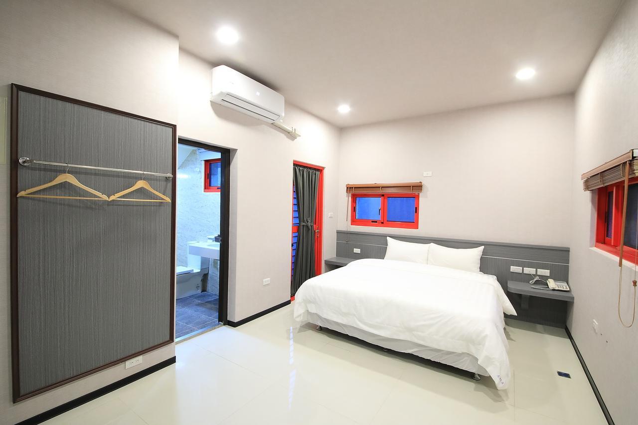 花蓮亮君經典民宿1館加2館民宿-東大門夜市-電梯包棟bright King Homestay Hualien City Exterior foto