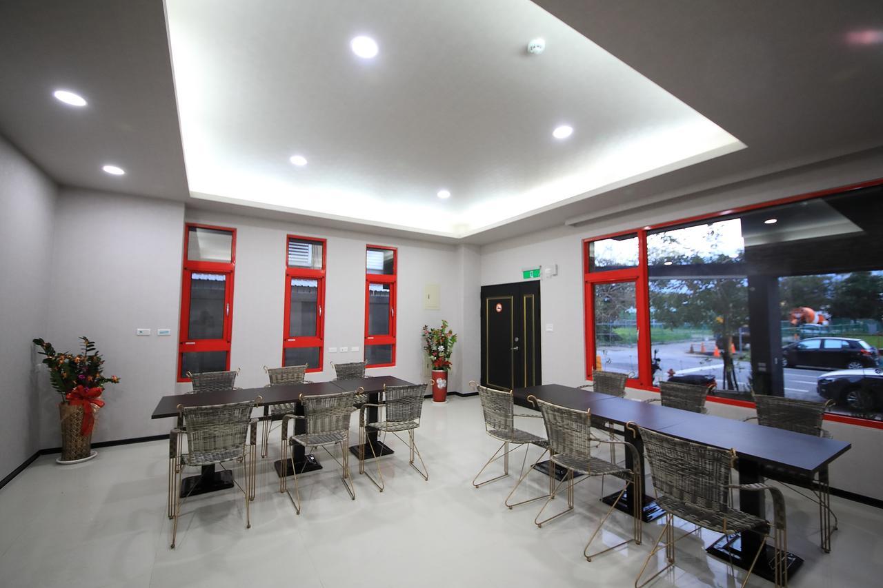 花蓮亮君經典民宿1館加2館民宿-東大門夜市-電梯包棟bright King Homestay Hualien City Exterior foto