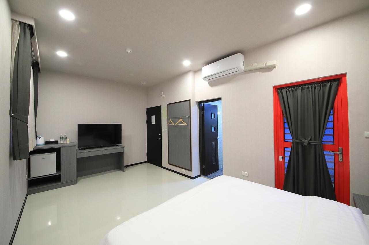 花蓮亮君經典民宿1館加2館民宿-東大門夜市-電梯包棟bright King Homestay Hualien City Exterior foto