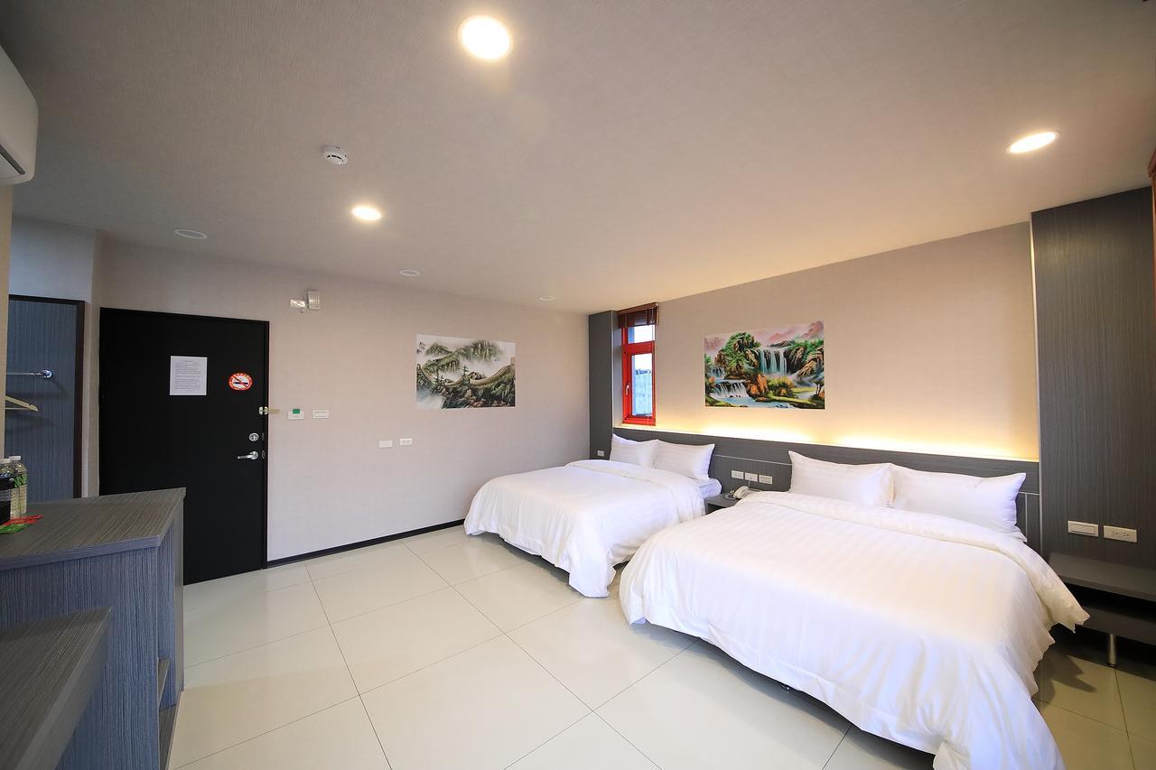 花蓮亮君經典民宿1館加2館民宿-東大門夜市-電梯包棟bright King Homestay Hualien City Exterior foto