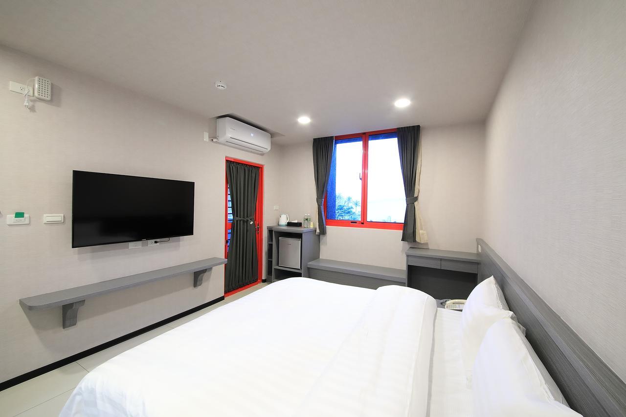 花蓮亮君經典民宿1館加2館民宿-東大門夜市-電梯包棟bright King Homestay Hualien City Exterior foto