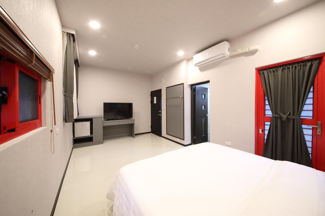 花蓮亮君經典民宿1館加2館民宿-東大門夜市-電梯包棟bright King Homestay Hualien City Exterior foto