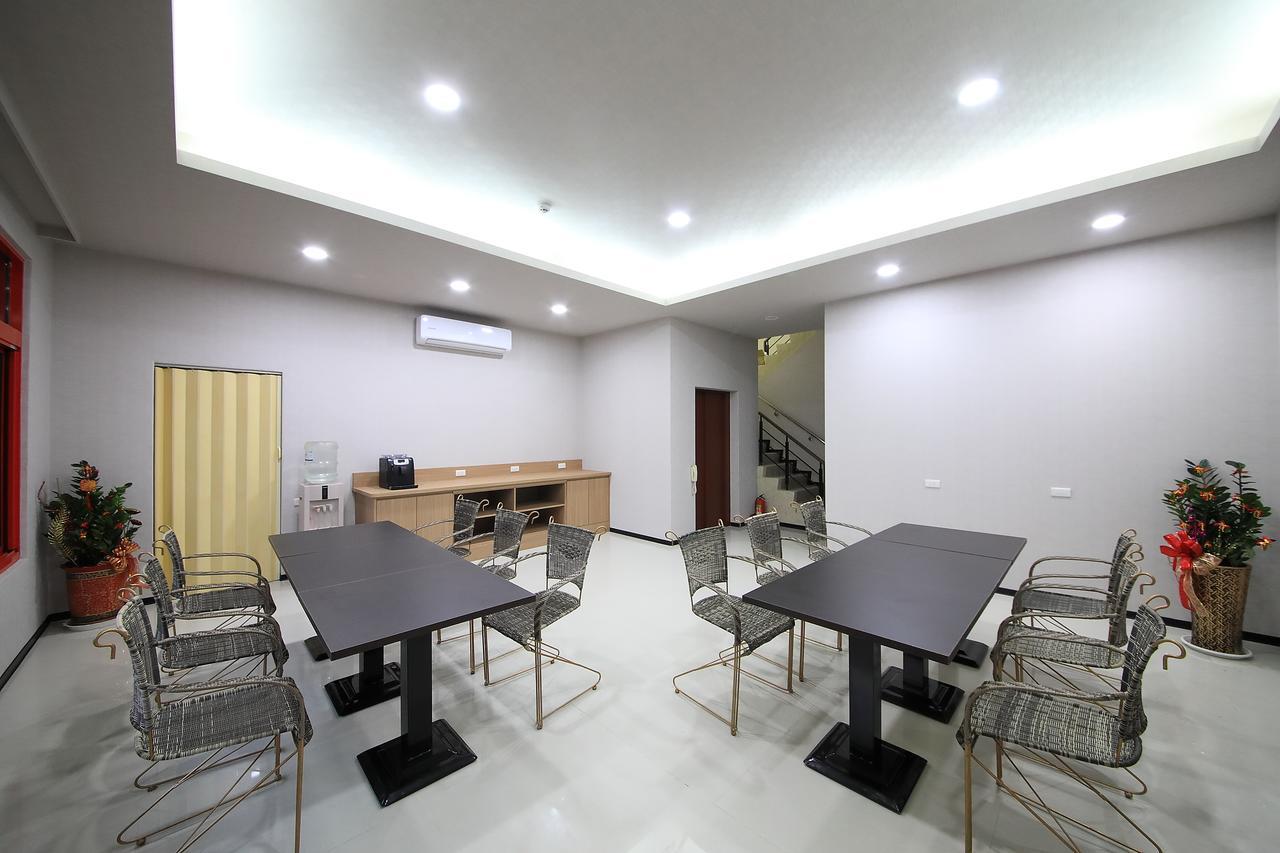 花蓮亮君經典民宿1館加2館民宿-東大門夜市-電梯包棟bright King Homestay Hualien City Exterior foto