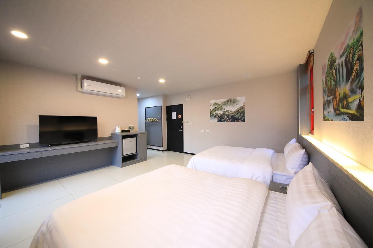 花蓮亮君經典民宿1館加2館民宿-東大門夜市-電梯包棟bright King Homestay Hualien City Exterior foto