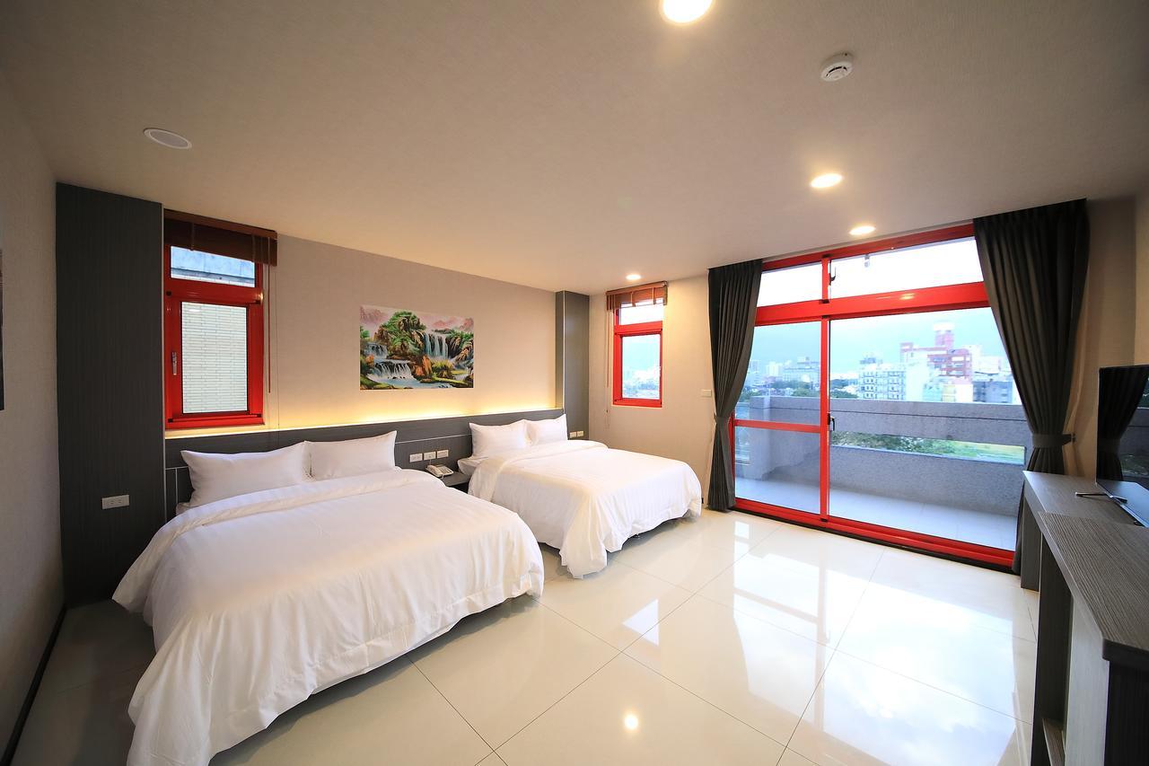 花蓮亮君經典民宿1館加2館民宿-東大門夜市-電梯包棟bright King Homestay Hualien City Exterior foto